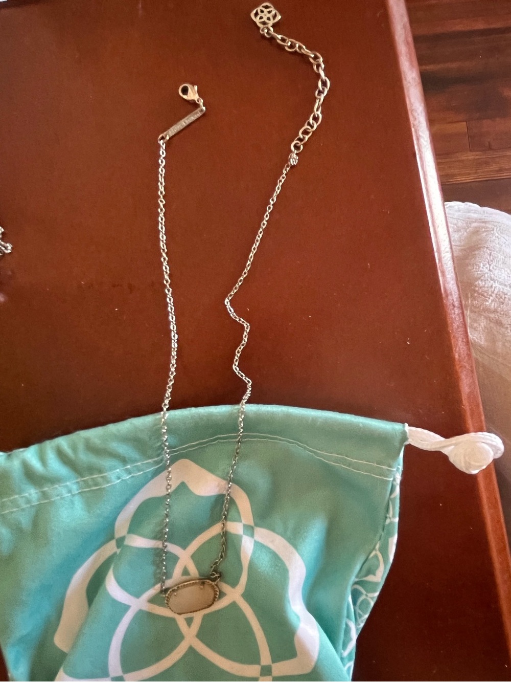 Kendra Scott Inspired Silver Oval Pendant Necklace in Mint